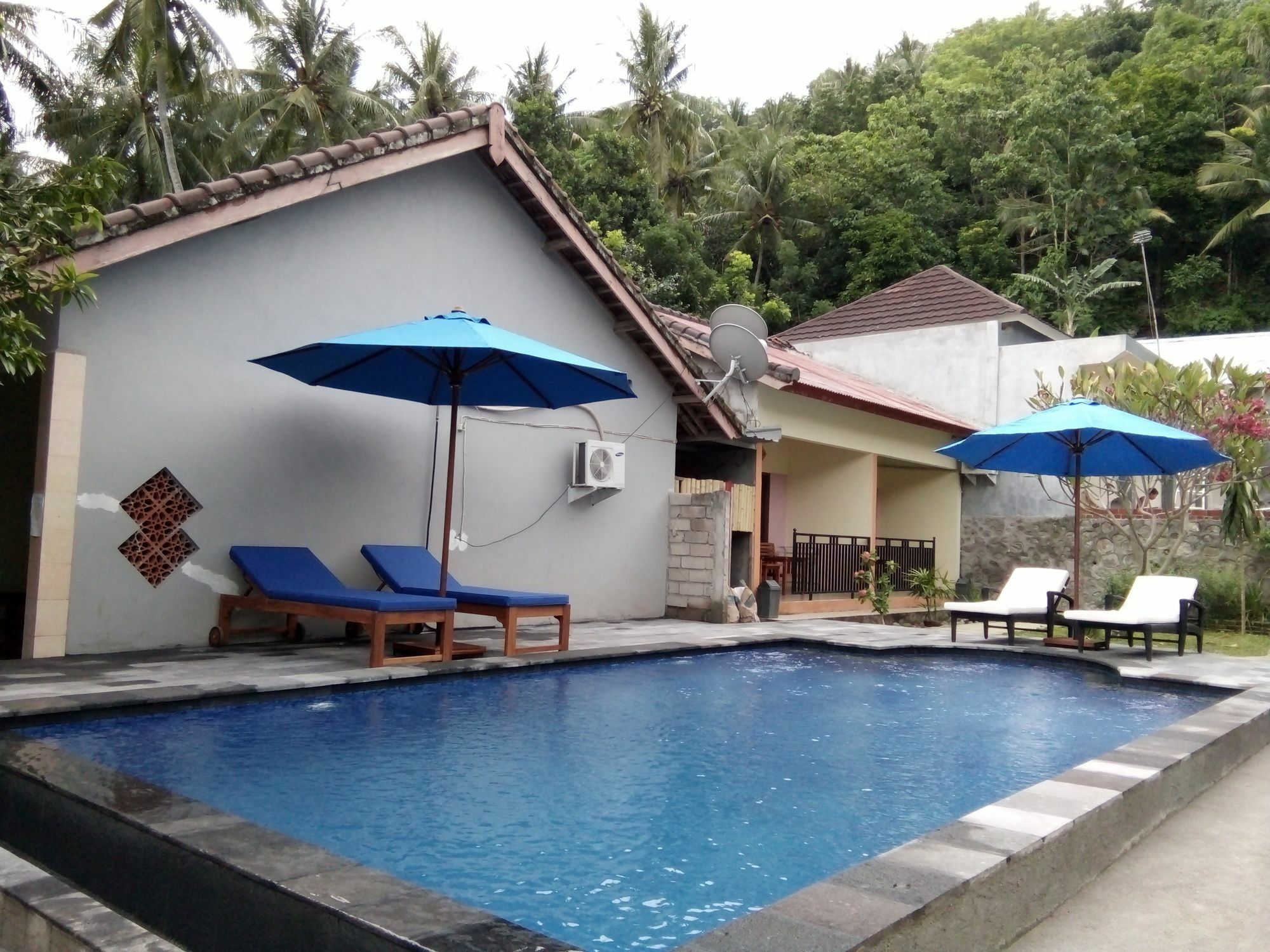 Family Garden Homestay Mangsit Exterior foto